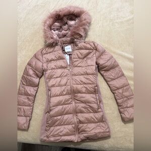 Chic Blush Puffer Jacket with Faux Fur Hood